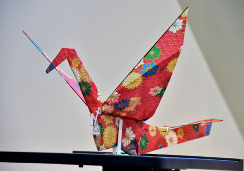 东京科技展：机器人打乒乓 纸鹤能展翅飞翔(图)