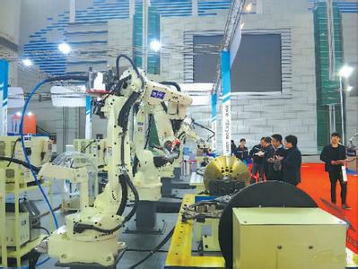 第三届中国机器人峰会召开 现场签约200多亿元