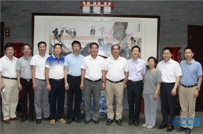 当前位置 首页 新闻动态 正文 林炳华主席介绍了此次代表团的成员,并