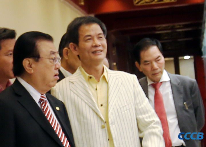 会长张章笋,执行会长陈才雄,常务副会长兼秘书长周建轩,监事长林鑫,副