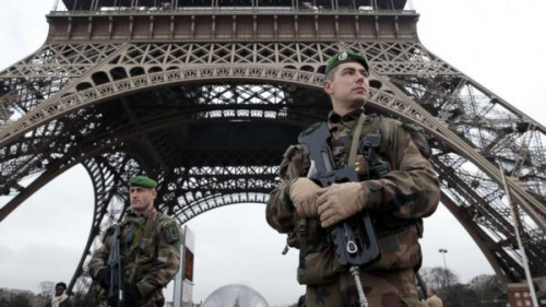 法媒:巴黎遭恐袭后经济受重创 中国客引