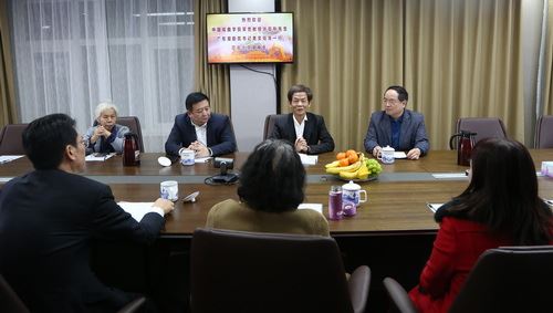 广东潮剧院党委书记,院长黄奕瑄;广东潮剧院党委委员,副院长詹少君